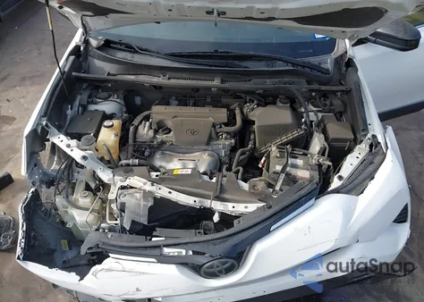 2017 Toyota Rav4 Le z USA, uszkodzony, nr VIN JTMZFREV4HJ132084